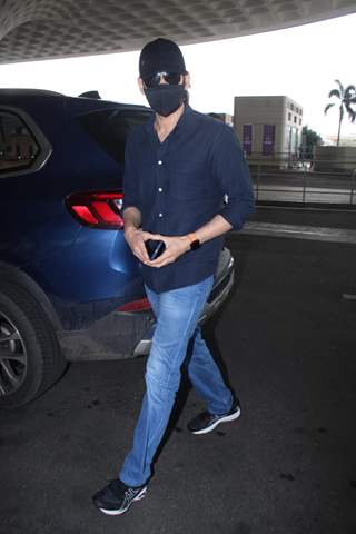 Mahesh Babu and family at Airport