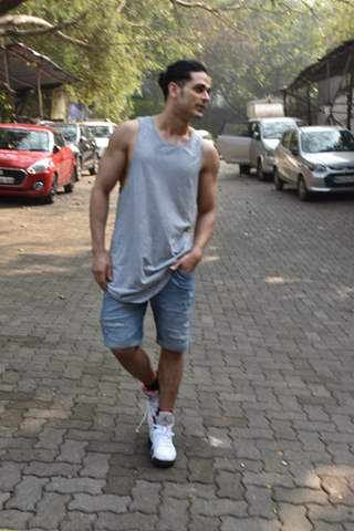 Priyank Sharma at Mira Road on Shoot Location!