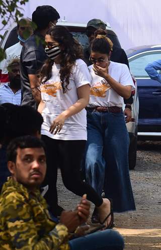 Zoa Morani snapped with friends outside Varun-Natasha's wedding venue, in Alibaug