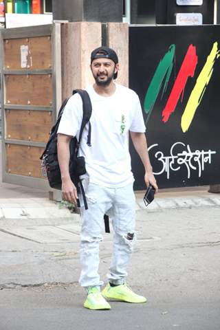 Vatsal Sheth spotted in Bandra 