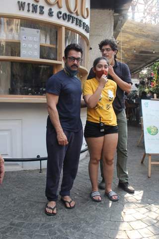 Aamir Khan and daughter Ira Khan snapped at Bandra