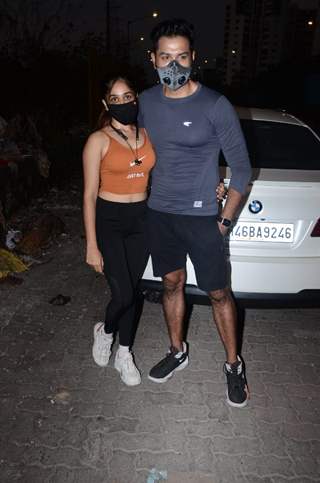 Television star Mrunal Jain snapped with his girlfriend in Lokhandwala, Andheri