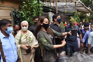 Sonakshi Sinha with Shatrughan and Poonam Sinha snapped at tree plantation in Juhu