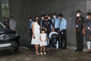 Geeta Basra and Harbhajan Singh spotted outside hospital as they leave for home with their second baby!