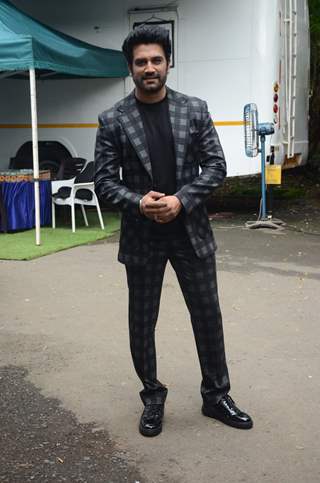 Sharad Kelkar visits the sets of The Kapil Sharma Show for for the promotions of 'Bhuj: The Pride Of India'