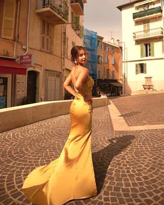 Hina Khan poses in silky golden dress at Cannes Film Festival 2022