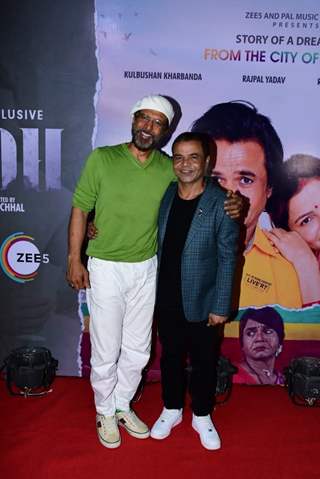 Rajpal Yadav poses with Javed Jaffrey at the screening of Ardh last night 