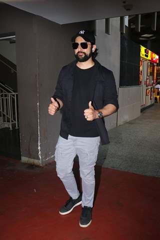 Aftab Shivdasani spotted at the Mumbai airport