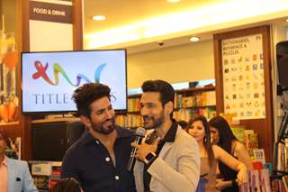 Umesh Pherwani and Vishal Kotian spotted at the book launch 'The Body Switch' 