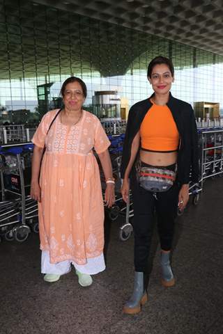 Payal Rohatgi spotted with her mother Veena Rohatgi