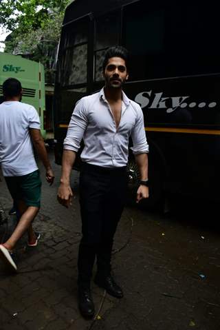 Simba Nagpal snapped on the sets of Naagin 6