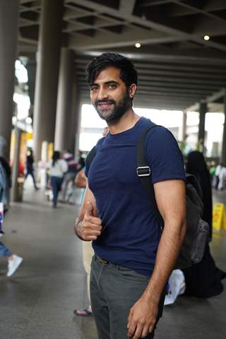 Akshay Oberoi snapped at the airport