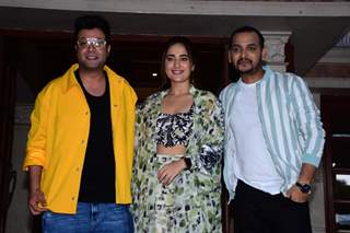 Varun Sharma, Kusha Kapila and Paritosh Tripathi snapped at Radio City office for the promotions of Amazon miniTV’s upcoming show Case Toh Banta Hai snapped at Radio City office for the promotions of Amazon miniTV’s upcoming show Case Toh Banta Hai