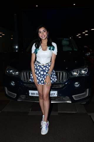 Eisha Singh snapped promoting their film Middle Class Love at Mithibai college 