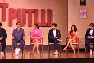 Akshay Kumar, Rakul Preet Singh, Jackky Bhagnani, Sargun Mehta and others celebs spotted at the Trailer launch of CuttPutlli 