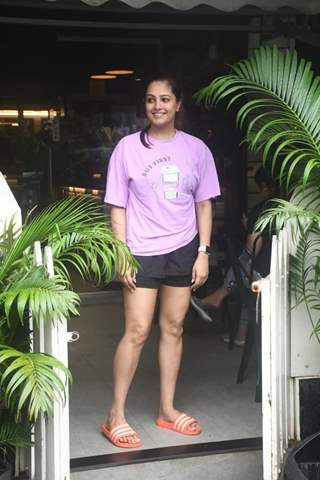 Anita Hassanandani spotted at cafe in Bandra