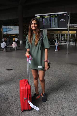 Shreya Dhanwanthary spotted at the Mumbai airport 