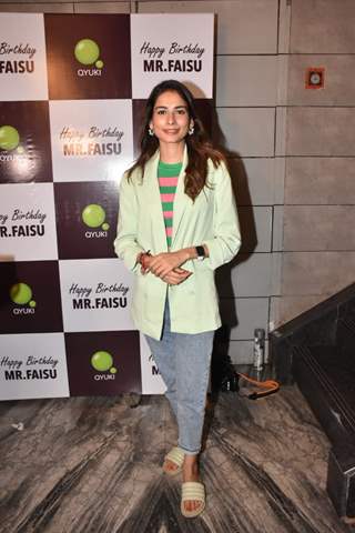 Aneri Vajani spotted at Faisal Shaikh birthday Party 