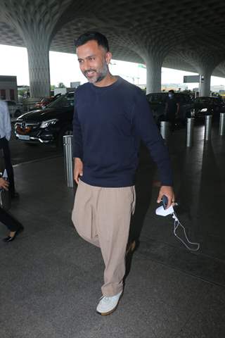 Anand Ahuja snapped at the Mumbai airport