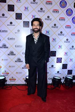 Nakuul Mehta looked handsome in a double breasted suit, printed shirt and wide legged trousers as he attended an award show in the city