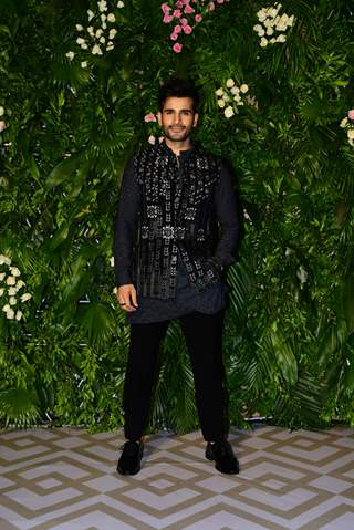 Karan Tacker attend Kriti Sanon’s Diwali bash