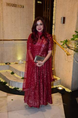 Neelam Kothari clicked at the Manish Malhotra's Diwali Party 
