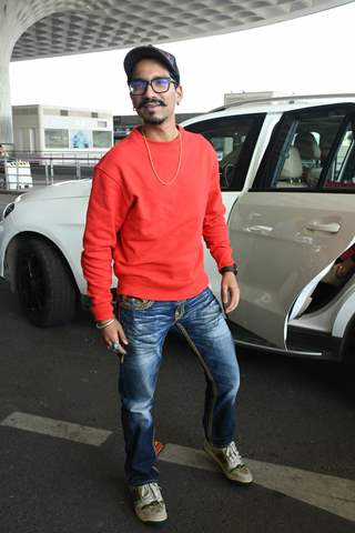 Haarsh Limbachiyaa spotted at the Mumbai airport