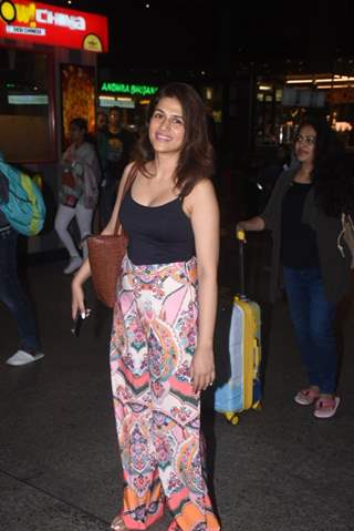 Shraddha Das spotted at the Mumbai airport