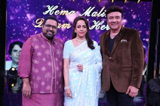 Shankar Mahadevan, Hema Malini and Anu Malik  snapped on the set of  Sa Re Ga Ma Pa Li'l Champs