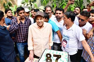 Dharmendra celebrating his 87th Birthday 