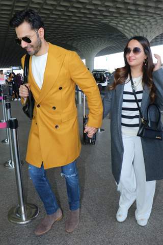 Varun Dhawan and Natasha Dalal spotted at the Mumbai airport