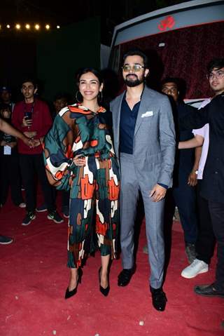 Bhuvan Bam and Shriya Pilgaonkar spotted promoting Tazza Khabar at Mithibai college fest Kshitij