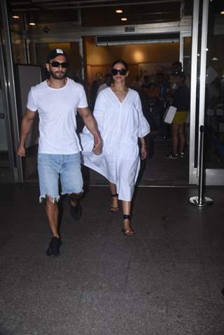 Deepika Padukone, Ranveer Singh spotted at the Mumbai airport