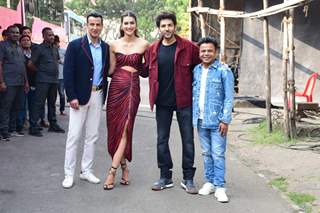 Kartik Aaryan, Kriti Sanon and others celebs snapped promoting upcoming film Shehzada on the set of The Kapil Sharma Show 