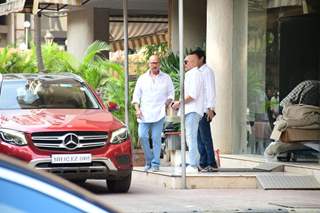 Rakesh Roshan snapped Satish Kaushik's funeral