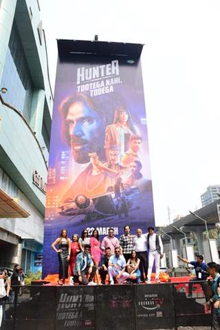 Suniel Shetty, Esha Deol, Karanvir Sharma, Vikram Sinha and others celebs snapped at the trailer launch of Hunter Tootega Nahi Todega 