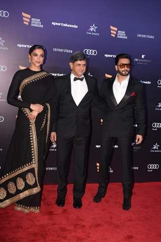 Ranveer Singh, Deepika Padukone grace the red carpet of fourth edition of Indian Sports Honours