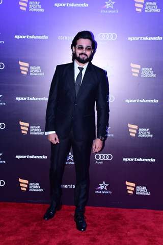 Bhuvan Bam grace the red carpet of fourth edition of Indian Sports Honours
