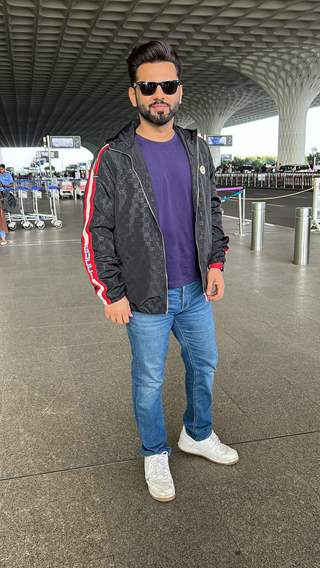 Rahul Vaidya snapped at the Mumbai airport 