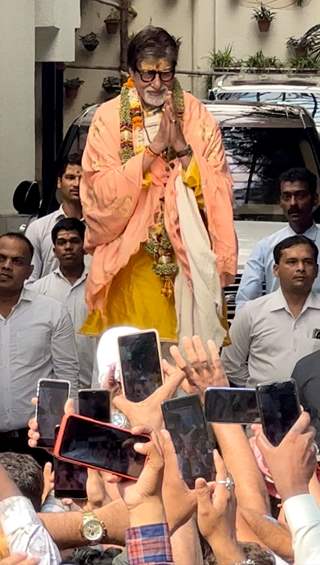  Amitabh Bachchan greets his fans on his 81st birthday outside his residence in Mumbai