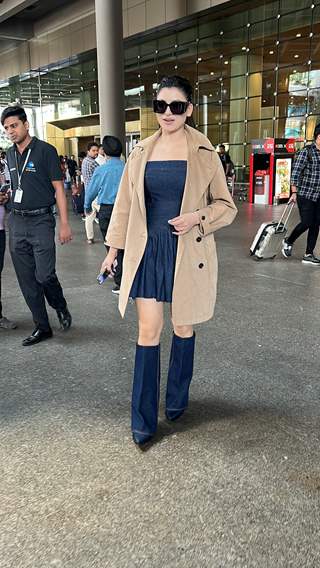 Urvashi Rautela spotted at the Mumbai airport 