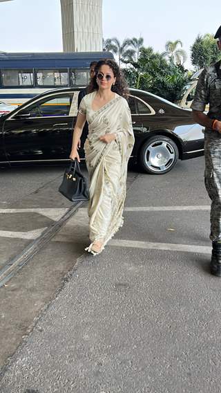 Kangana Ranaut spotted at the Mumbai airport