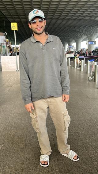 Siddhant Chaturvedi snapped at the Mumbai airport 