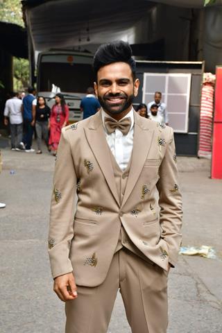 Sreeram Chandra spotted on the set of Jhalak Dikhhla Jaa 11