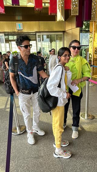 Manoj Bajpayee with his family snapped at the Mumbai airport 