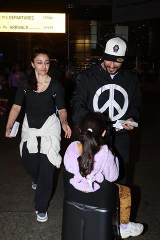 Kunal Khemu Soha Ali Khan and daughter spotted at the airport 