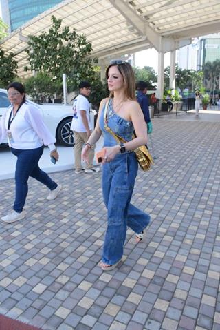 Sussanne Khan spotted at Jio garden event