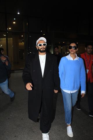 Deepika Padukone and Ranveer Singh  snapped at the airport