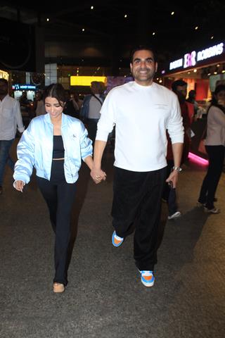 Arbaaz Khan with wife snapped at airport