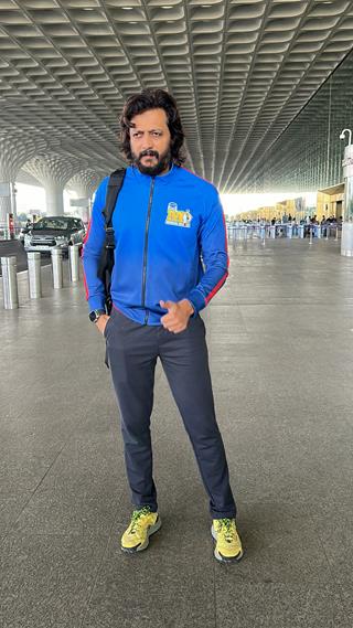 Riteish Deshmukh spotted at the airport